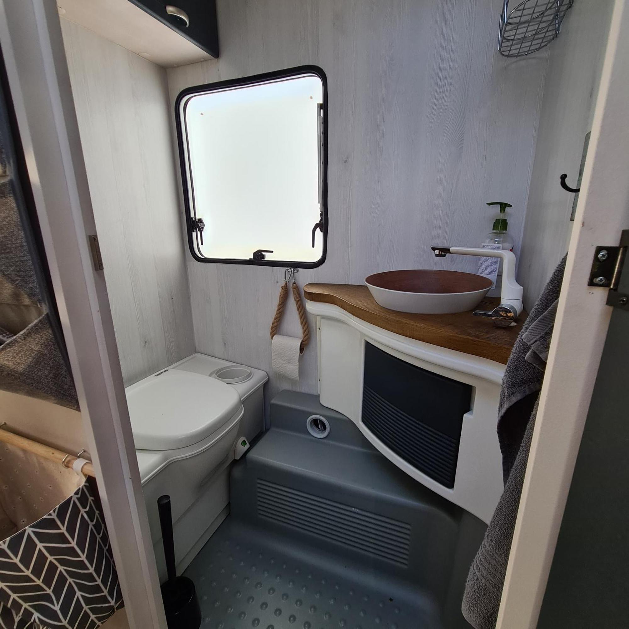 Louise'S Camper Hotel Neusiedl an der Zaya Exterior photo
